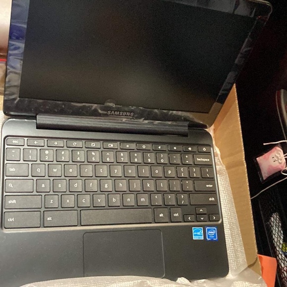 Samsung computer - Picture 3 of 8